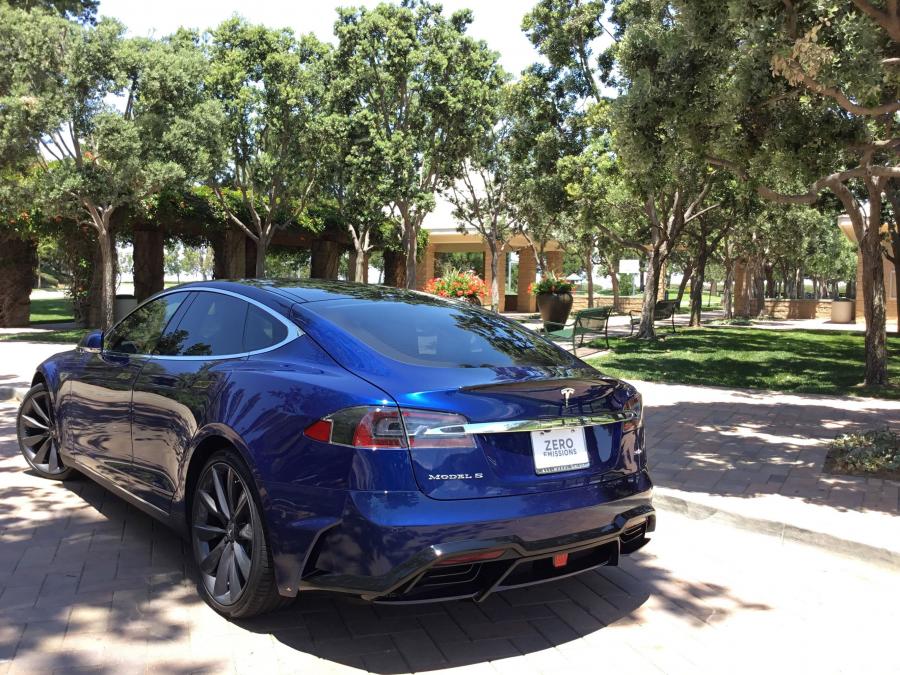  Tesla Model S 90D by Larte Design 2016 года  (фото 8 из 11)